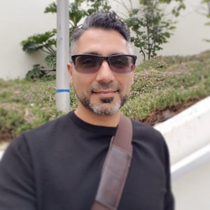 Dr. Emilio Ulloa
